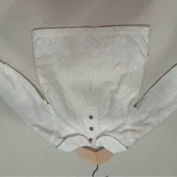 Rabbit and bear eyelet lace pester pan collared girls top - Picture 3 of 9